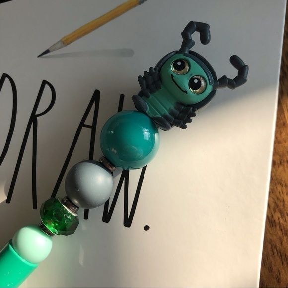 Disney Doorables: A Bug's Life: Roll handmade beaded pen - Picture 1 of 3